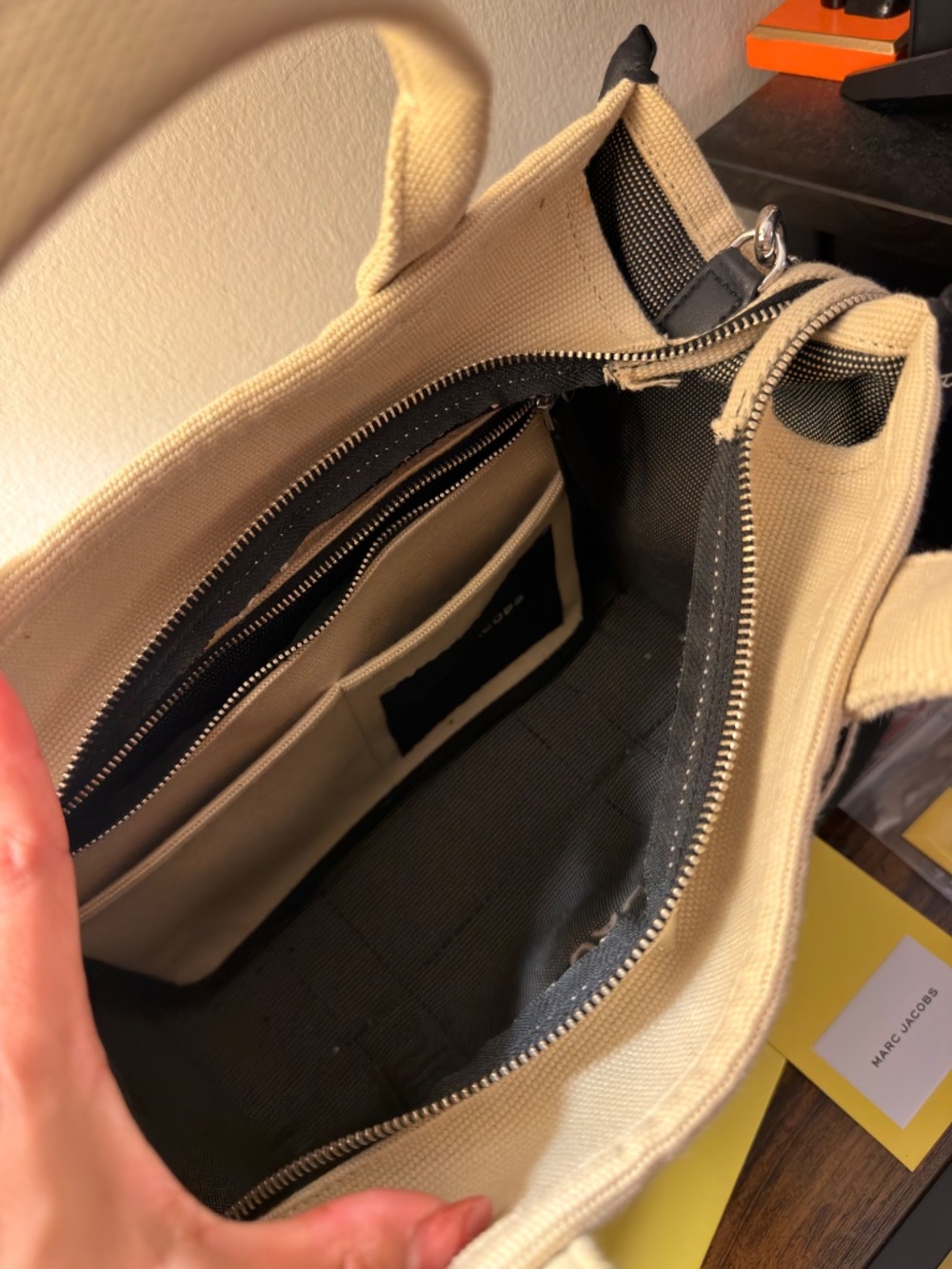 Marc Jacob’s The Tote Bag Jacquard - Picture 4 of 8